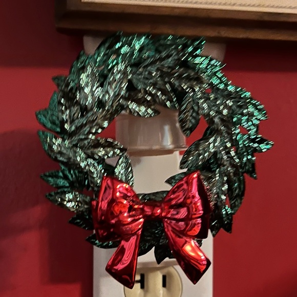 Bath & Body Works Wallflower Christmas Wreath Holiday Decor - Picture 2 of 11